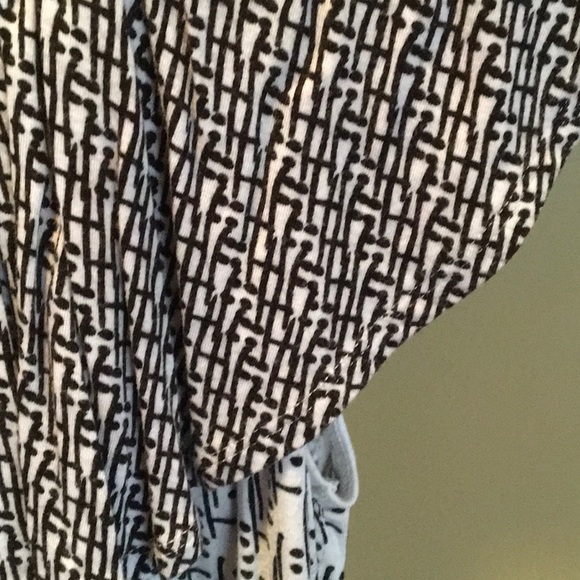 Top - Picture 2 of 4